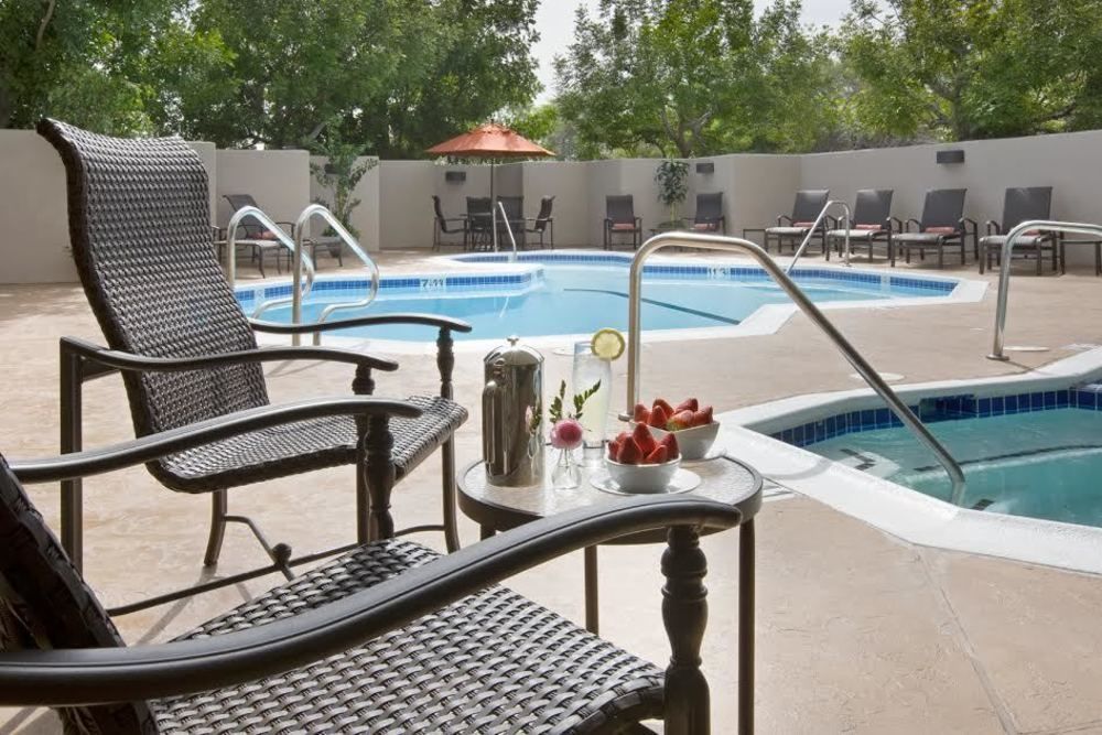 Courtyard By Marriott Los Angeles Pasadena/Monrovia Exterior foto